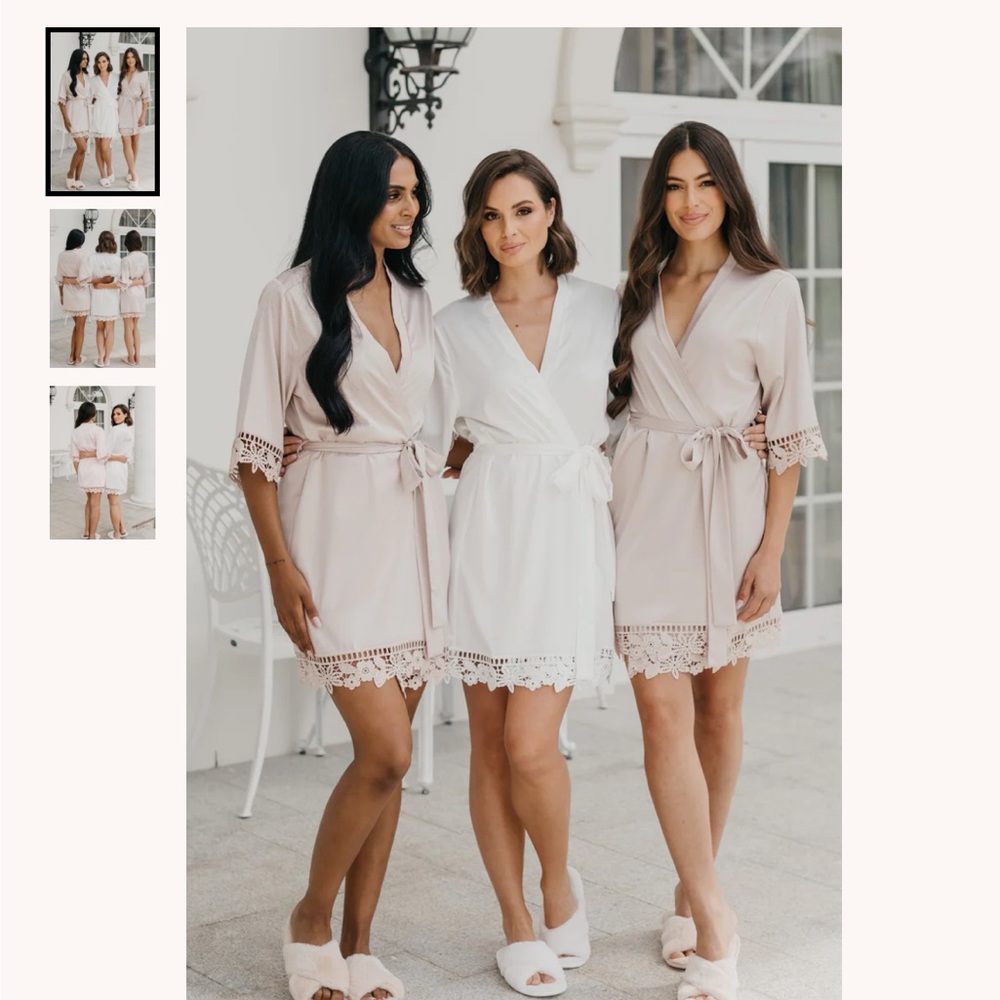 Le Rose Bridesmaid robe in champagne
